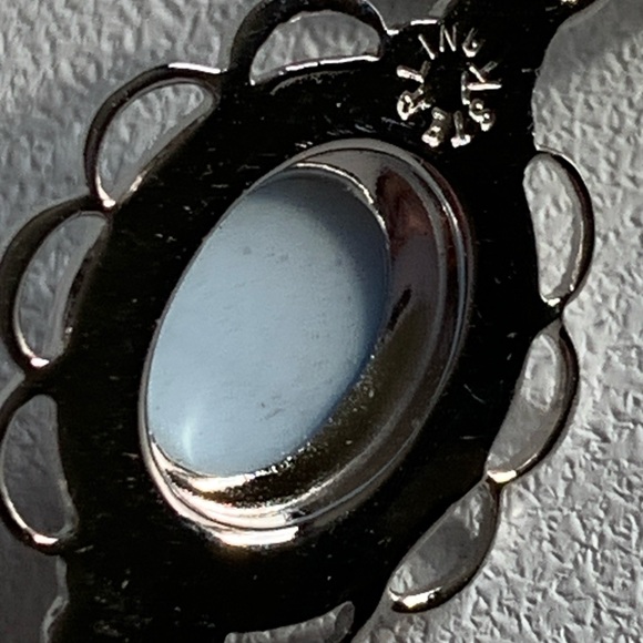 Beautiful delicate vintage baby blue moon glow sterling pendant. - Picture 3 of 5